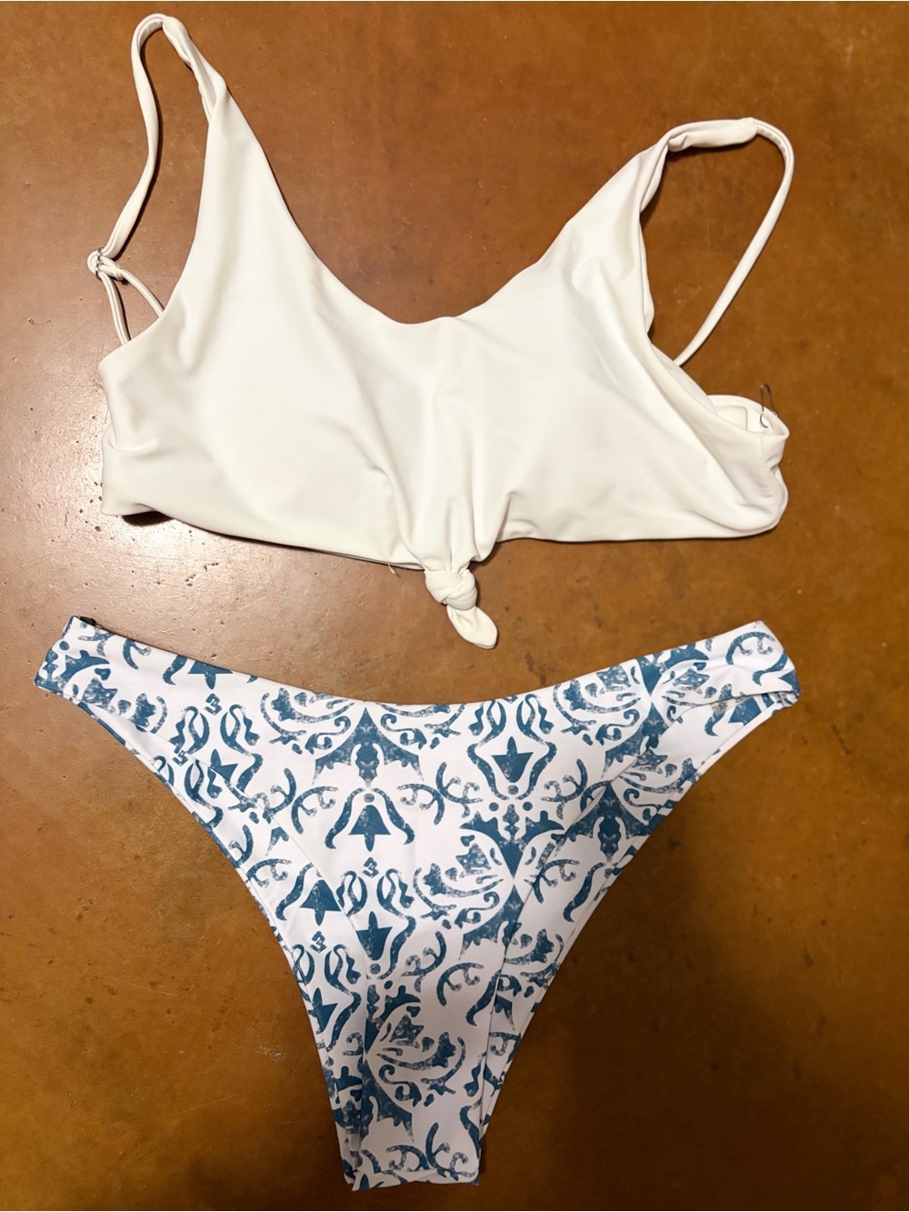 Zaful White Twist-Front Bikini Top